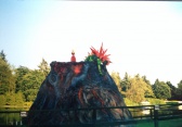 Vulkaanact tijdens <a href="/lemma/Efteling_Straattheaterfestival" title="Efteling Straattheaterfestival">Efteling Straattheaterfestival</a>, augustus <span class="redlink">1999</span>.