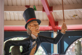 <a href="/lemma/Vlindermolen" title="Vlindermolen">Vlindermolenfiguur</a> Mijnheer Prikkebeen in april <span class="redlink">2009</span>