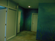 Zeewierschilderingen in toiletgroep <a href="/lemma/PandaDroom" title="PandaDroom">PandaDroom</a> in 2002 - Foto: collectie WWCW