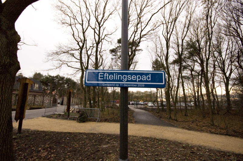 Bestand:Eftelingsepad bord.jpg