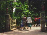 <a href="/lemma/Heksenpoort" title="Heksenpoort">Heksenpoort</a>, kort na de verplaatsing naar deze, huidige plek, in <a href="/lemma/1981" title="1981">1981</a>