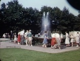Haagse Filmbank - 1954 &quot;Sprookjestocht naar De Efteling&quot; http://www.haagsefilmbank.nl/archives/4974