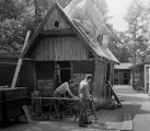 Bouw van <a href="/lemma/Lijn%27s_Zweefhuys" title="Lijn&#039;s Zweefhuys">Lijn&#039;s Zweefhuys</a> in 1989 (bron: Wegwijzer 1991)