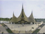 <a href="/lemma/Huis_van_de_Vijf_Zintuigen" title="Huis van de Vijf Zintuigen">Huis van de Vijf Zintuigen</a> vlak na oplevering, vermoedelijk najaar 1995