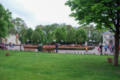 <a href="/lemma/Ton_van_de_Venplein" title="Ton van de Venplein">Ton van de Venplein</a> en latere locatie <a href="/lemma/Raveleijn" title="Raveleijn">Raveleijn</a>, april <a href="/lemma/2009" title="2009">2009</a>