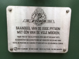 Bordje op stukje Python van de track die in 2018 verwijderd is, geplaatst in de binnentuin van het Efteling Museum. Foto Eftepedia mei 2019