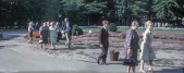 Panoramabeeld van het <a href="/lemma/Carrouselplein" title="Carrouselplein">Carrouselplein</a> richting de bossen waar enkele jaren later <a href="/lemma/In_den_Ouden_Marskramer" title="In den Ouden Marskramer">In den Ouden Marskramer</a> zou gebouwd worden, rechts <a href="/lemma/In_de_Gelaarsde_Kat" title="In de Gelaarsde Kat">In de Gelaarsde Kat</a> tussen de bomen, <a href="/lemma/1971" title="1971">1971</a>