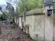 Muur buitenzijde voortuin <a href="/lemma/De_Chinese_Nachtegaal" title="De Chinese Nachtegaal">De Chinese Nachtegaal</a>, 2026