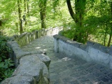 Pad van kasteel <a href="/lemma/Doornroosje" title="Doornroosje">Doornroosje</a> omlaag, 2002