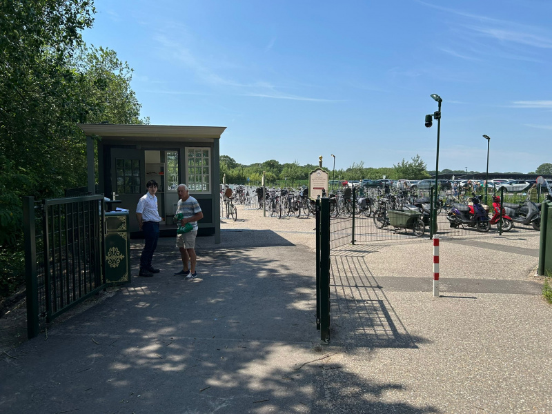 Bestand:Fietsenstalling-p2-ingang.jpeg