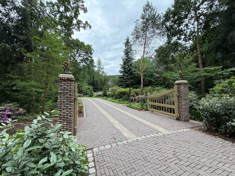Bestand:Jagerspoort-buiten.jpeg