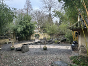 Zicht op de voortuin <a href="/lemma/De_Chinese_Nachtegaal" title="De Chinese Nachtegaal">De Chinese Nachtegaal</a>, 2026