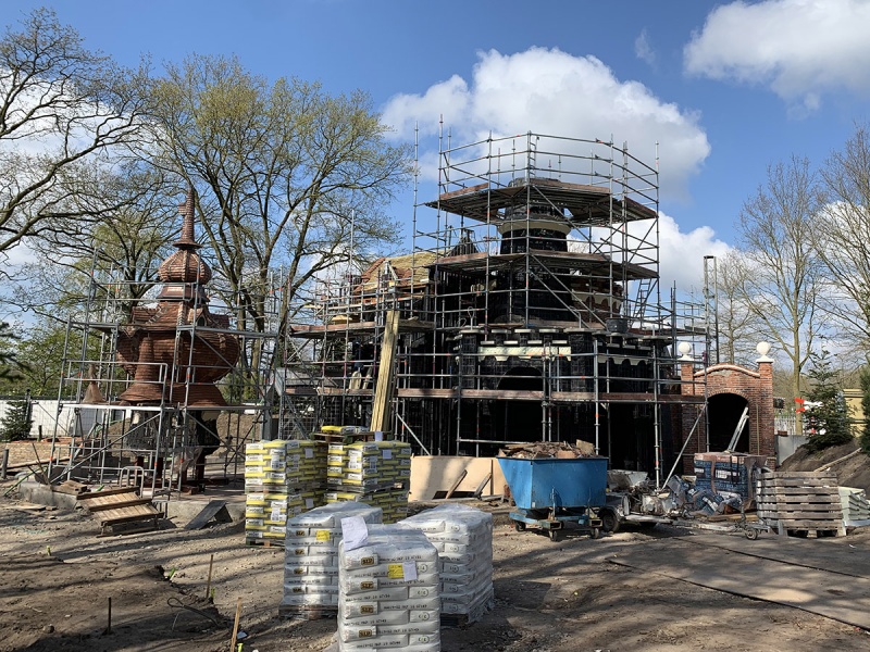 Bestand:Zes zwanenbouw april 2019.jpg