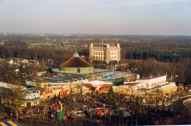 Bestand:Reizenrijkpleinwe19992000.jpg