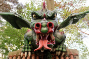 Close-up (originele) kop <a href="/lemma/Draak_Lichtgeraakt" title="Draak Lichtgeraakt">Draak Lichtgeraakt</a>.