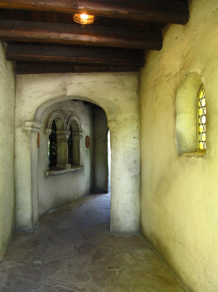 Bestand:Ingang-meisje-2011.jpg