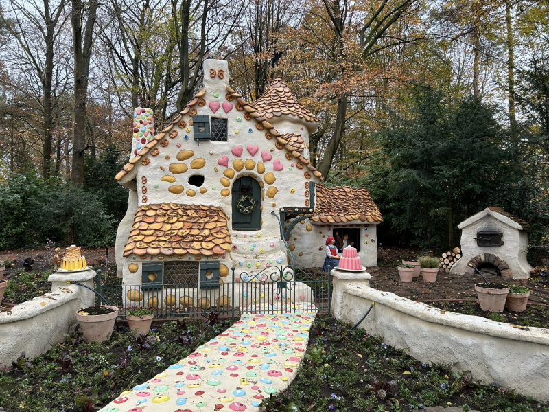 Bestand:Huisje-heks-22nov24.jpg