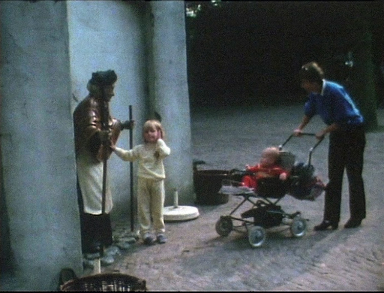 Bestand:Balonnenvrouwtje1984-2.jpg