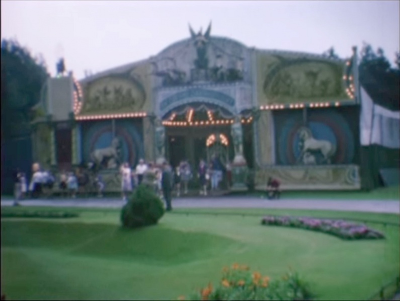 Bestand:Stoomcarrousel1964.jpg