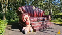 <a href="/lemma/De_Bank" title="De Bank">De Bank</a> met een nieuw likje verf in Sprookjeswonderland.