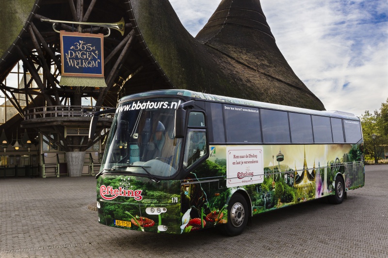 Bestand:Efteling bus touringcar.jpg