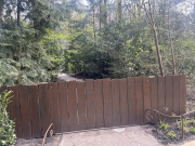 Hek in het <a href="/lemma/Wandelwoud" title="Wandelwoud">Wandelwoud</a> dat het oude uitgangspad van <a href="/lemma/PandaDroom" title="PandaDroom">PandaDroom</a> rücksichtslos afsluit.