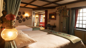 <a href="/lemma/Wolf_en_de_Zeven_Geitjes-suite" title="Wolf en de Zeven Geitjes-suite">Wolf en de Zeven Geitjes-suite</a> in het <a href="/lemma/Efteling_Hotel" title="Efteling Hotel">Efteling Hotel</a>