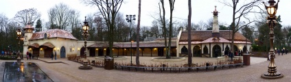 Panorama-aanzicht van <a href="/lemma/Polles_Keuken" title="Polles Keuken">Polles Keuken</a>, gezien vanaf de <a href="/lemma/Brink" title="Brink">Brink</a>