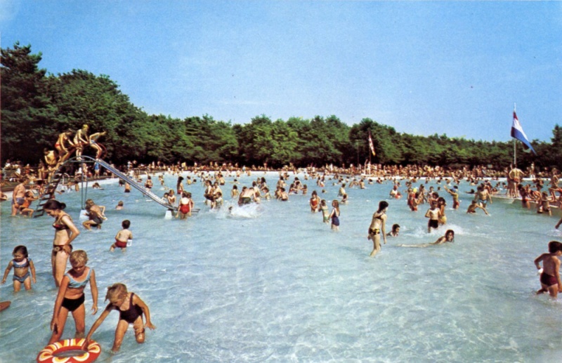 Bestand:Zwembad1972.jpg