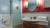 <a href="/lemma/Hans_Christian_Andersen-suite" title="Hans Christian Andersen-suite">Hans Christian Andersen-suite</a>, badkamer