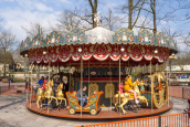 De <a href="/lemma/Anton_Pieckcarrousel" title="Anton Pieckcarrousel">Anton Pieckcarrousel</a>. (Foto: Jos)