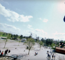 <a href="/lemma/Game_Gallery" title="Game Gallery">Game Gallery</a>, <a href="/lemma/Python" title="Python">Python</a> en het plein van het <a href="/lemma/Oosterpark" class="mw-redirect" title="Oosterpark">Oosterpark</a> in <span class="redlink">1982</span> gezien vanuit de pas geopende <a href="/lemma/Halve_Maen" title="Halve Maen">Halve Maen</a>