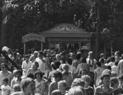 Uitsnede van foto &#039;gondels&#039; (12 augustus 1982) uit Fotocollectie Anefo, fotograaf Anefo / Croes, R.C.