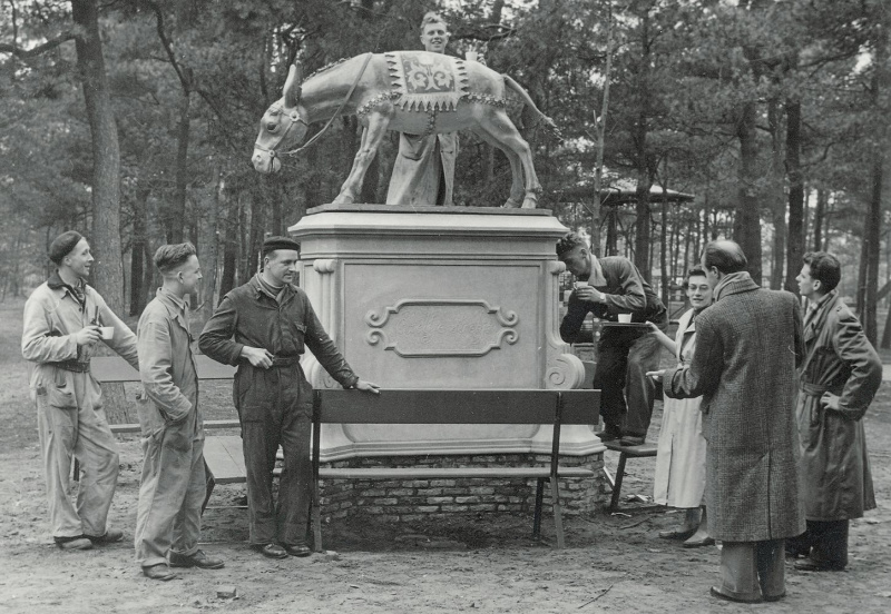 Bestand:Plaatsenezel1956.jpg