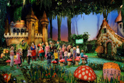 Persfoto van de opnames van het <a href="/lemma/Sprookjesboomfeest" title="Sprookjesboomfeest">Sprookjesboomfeest</a>