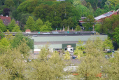<a href="/lemma/Gildehuis" title="Gildehuis">Gildehuis</a> zoals te zien vanaf de <a href="/lemma/Pagode" title="Pagode">Pagode</a>, april 2009