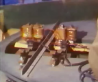 Foto van de elektromagneten onder de Rode Schoentjes uit <a href="/lemma/Van_Film_tot_Sprookje" title="Van Film tot Sprookje">Van Film tot Sprookje</a>.