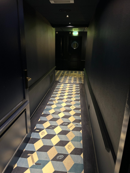 Bestand:Ehotel-gang.jpeg