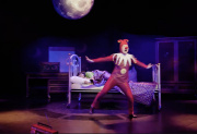 Jokie in de slaapkamer van Luna in <a href="/lemma/Magicaluna" title="Magicaluna">Magicaluna</a>