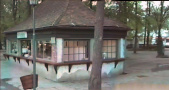 Zicht op <a href="/lemma/De_Soete_Inval" title="De Soete Inval">De Soete Inval</a>, hier nog in souvenir/poffertjes functie zonder voorportaal, 1987