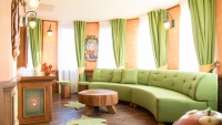<a href="/lemma/Sprookjesboom_Suite" title="Sprookjesboom Suite">Sprookjesboom Suite</a> in het <a href="/lemma/Efteling_Hotel" title="Efteling Hotel">Efteling Hotel</a>, december <span class="redlink">2016</span>.