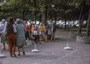 Pleintje voor de kassahokjes van <a href="/lemma/Ingang_Noord" title="Ingang Noord">Ingang Noord</a> in <a href="/lemma/1971" title="1971">1971</a>