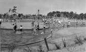 <a href="/lemma/Kleuterhof_(1960)" title="Kleuterhof (1960)">Kleuterhof (1960)</a> in de beginjaren