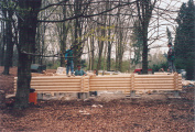 Proef-bungalow voor de ontwikkeling van <a href="/lemma/Droomrijk" title="Droomrijk">Droomrijk</a>, achter het <a href="/lemma/Spookslot" title="Spookslot">Spookslot</a> in <span class="redlink">1995</span>