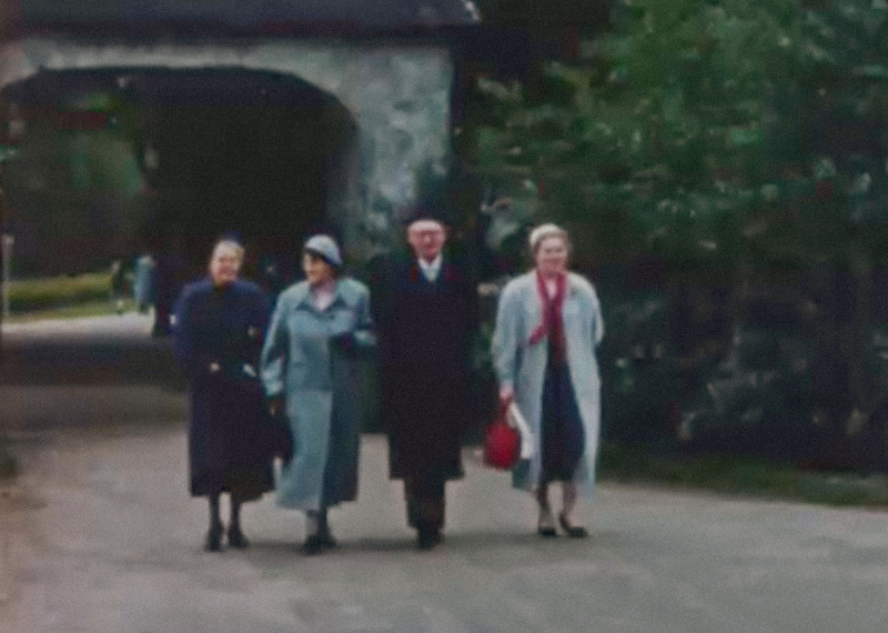 Bestand:Sprookjeswijzer-poort-vermoedelijk1957.jpg