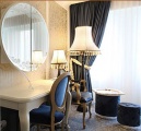Raponsjevlecht als embrasse in de <a href="/lemma/Comfortkamer" class="mw-redirect" title="Comfortkamer">comfortkamers</a> van het <a href="/lemma/Efteling_Hotel" title="Efteling Hotel">Efteling Hotel</a>