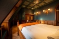 <a href="/lemma/Raveleijn_Suite" title="Raveleijn Suite">Raveleijn Suite</a> in het <a href="/lemma/Efteling_Hotel" title="Efteling Hotel">Efteling Hotel</a>, ouderslaapkamer