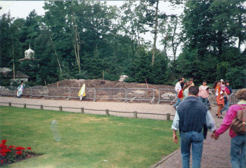 Bestand:Gedenkzuil1992.jpg