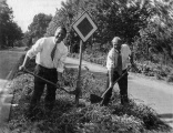 <a href="/lemma/Antoine_van_Daele" title="Antoine van Daele">Antoine van Daele</a> (l) en <a href="/lemma/Pier_Holtrop" title="Pier Holtrop">Pier Holtrop</a>, alsof ze aan het werk zijn met een spade