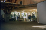 Het <a href="/lemma/Huis_van_de_Vijf_Zintuigen" title="Huis van de Vijf Zintuigen">Huis van de Vijf Zintuigen</a> vlak na ingebruikname, <span class="redlink">1996</span>